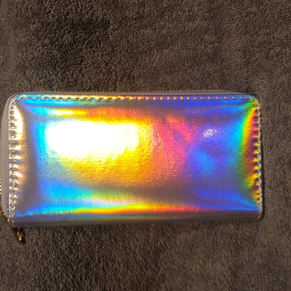 BNWT: Irendescent Wallet - Picture 3 of 9
